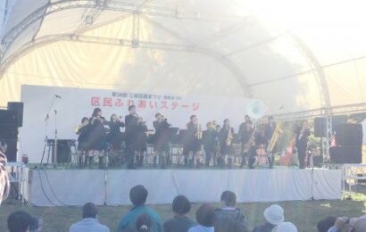 多くの方に演奏を聴いていただき、拍手を頂きました!