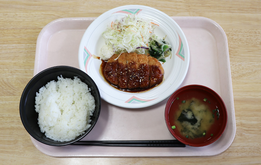すこやか定食<br /> 食のバランスを考えた日替わり定食